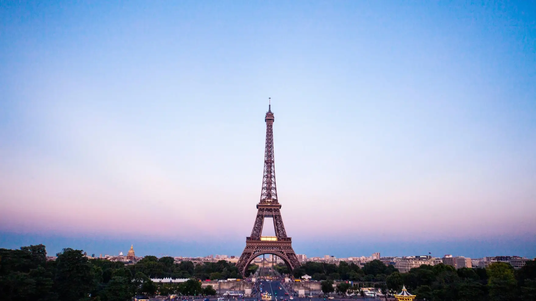 Paris, Pháp – Thành phố của tình yêu , một trong những điểm du lịch đông khách nhất Châu Âu