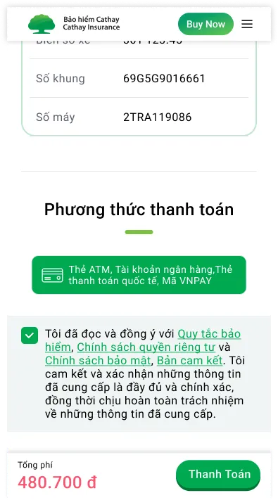 Khách hàng thanh toán trực tuyến để hoàn tất mua bảo hiểm