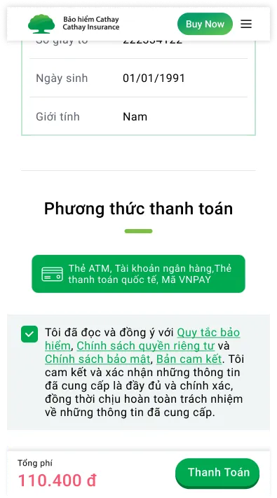 Khách hàng thanh toán trực tuyến để hoàn tất mua bảo hiểm