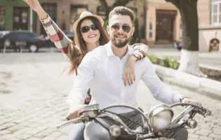 Người điều khiển xe máy an tâm trên mọi hành trình với bảo hiểm xe máy